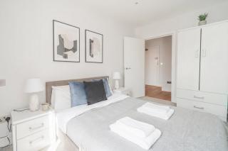 Lovely 1 Bedroom Apartment in Eastleigh Town Centre - 2