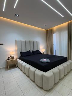 Panoramic View Designer Apartment - 0