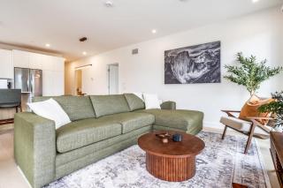 Revel Heights - Large 3 Bedroom Condo - 5