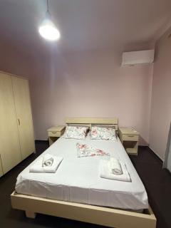 The SunSet Apartment 100m from New Bazaar Parking Available - 6