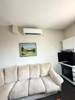 The SunSet Apartment 100m from New Bazaar Parking Available - 2