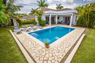 Private Pool Villa in Hispaniola Residencial - 0