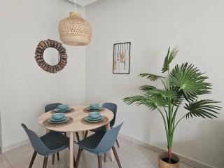 Eden Tropical new 1BR Condo, Walk to Beach ,Pool - 8