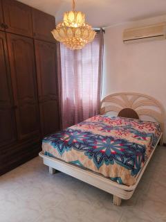 4 bedroom duplex 50 metres to the beach - 1