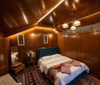 THE Bombay Group of House Boat - 5