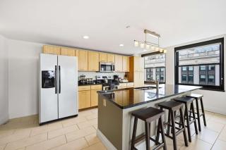 Modern Loft Living in Downtown Detroit w City View - 3
