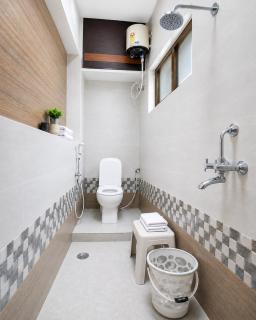 SLS Homestay - Luxury AC Service Apartments 1BHK, 2BHK, 3BHK - Direct Flyover to Alipiri Tirumala Gate - Walk to PS4 Pure Veg Restaurants, Supermarkets - Near to National Highway & Padmavathi Amma Temple - Modular Kitchen, Living room -Free Superfast Wifi - 5