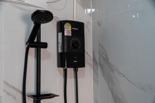 4K Workstation Fast WiFi and Central Location - 9