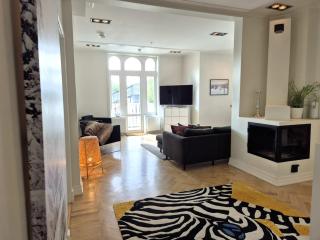Central 3BR with Parking & Sauna - 5