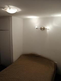 Cozy Apartment Walk to Lake Balaton - 5