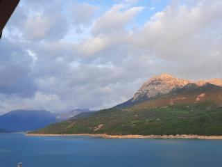 Vue imprenable sur Lac de Serre-Ponçon à Chorges : appt prestige 8 pers - 9