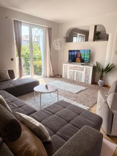 Big Apartment With Garden - 0