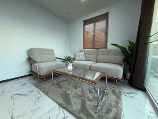 Stylish 2BR Bungalow with AC and 3 Minute Beach Walk - 7