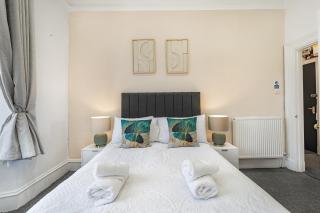 The Summit Aberdeen West End Residence - Prime Location & Free Parking - 9