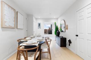 Spacious 2-Level Stay Private Terrace & Parking - 5
