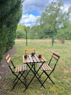 Studio Climatisé, Vue sur l'Étang - 9