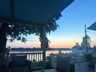 Portage Lakes Getaway Stunning Views & Patio - 9