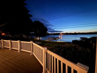 Portage Lakes Getaway Stunning Views & Patio - 3