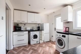 Charming 3-Bedroom Cottage in Peaceful Chalton! - 8