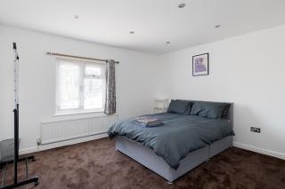 Charming 3-Bedroom Cottage in Peaceful Chalton! - 9