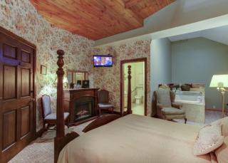 Afton House Inn - 8