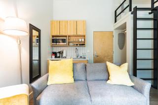 Modern & Spacious Loft with 2 Beds - 0