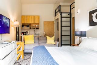 Modern & Spacious Loft with 2 Beds - 5