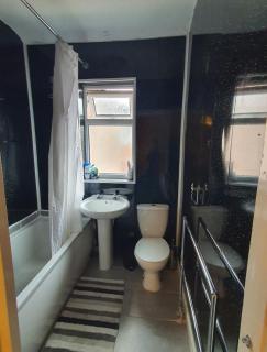 Room available near train station - 2