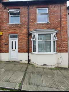 Room available near train station - 1