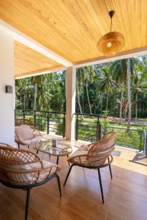 Tropical Oasis 2BR and 5 Min to Zen Beach - 1
