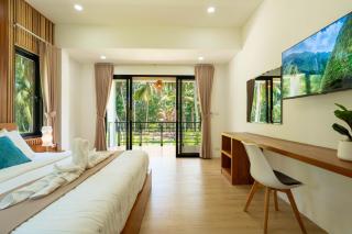 Tropical Oasis 2BR and 5 Min to Zen Beach - 9
