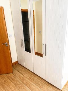 Stylish 2BR wiz Free Parking near Castleknock - 6