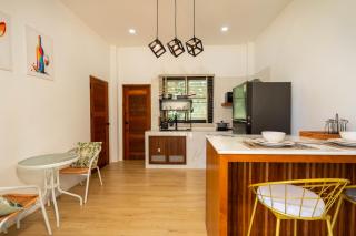 Tropical Oasis 2BR and 5 Min to Zen Beach - 3