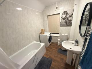 3BR Home for 8 - Netflix & Free Parking - Lakeside, Doncaster Centre & Station Nearby - 5