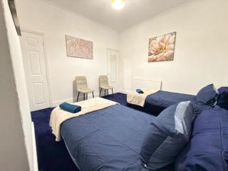 3BR Home for 8 - Netflix & Free Parking - Lakeside, Doncaster Centre & Station Nearby - 1
