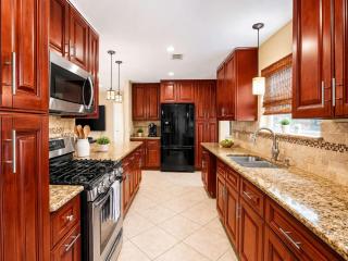 Private Pool I Office I 3 Queen Beds I Spring Branch - 3