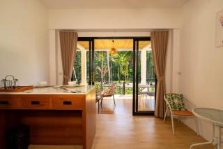 Tropical Oasis 2BR and 5 Min to Zen Beach - 4