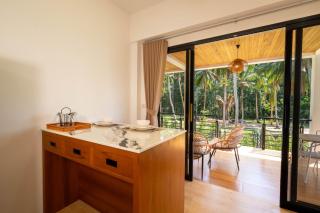 Tropical Oasis 2BR and 5 Min to Zen Beach - 2