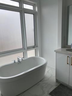 Brand New, Luxurious and Spacious 4 Level Townhouse - 7