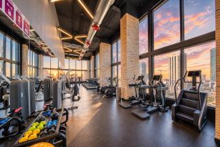 Stay Above Miami - Balcony Suite, Ocean Views, Rooftop Pool and Gym - 5