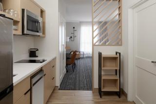 TownePlace Suites by Marriott Montreal Airport - 5