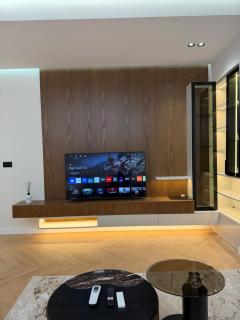 Botanic Lake Zoo Residence Luxury 2BR Apartment with Free Parking - 2