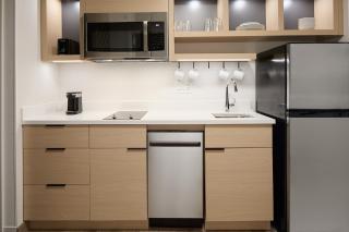 TownePlace Suites by Marriott Montreal Airport - 4