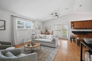 Coastal Waterfront Retreat by Beach Dream Catcher - 8