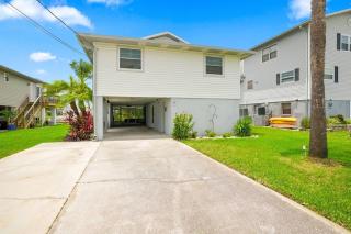 Coastal Waterfront Retreat by Beach Dream Catcher - 3