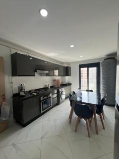 Beautiful, Sunny Apartment with a Great View! - 3