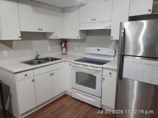 Private 2 bedroom suite close to everything! - 5