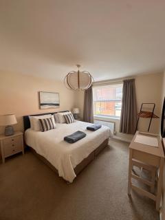 Cosy 2-bed Solihull apartment - 0
