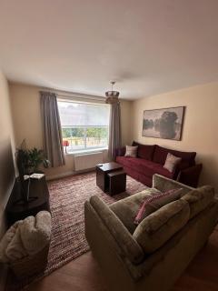 Cosy 2-bed Solihull apartment - 8