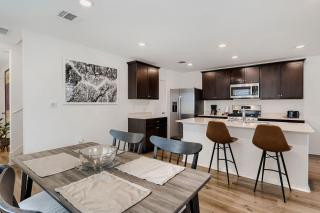 Fully Furnished Retreat Near Tesla Gigafactory and Cotaland Theme Park - 5